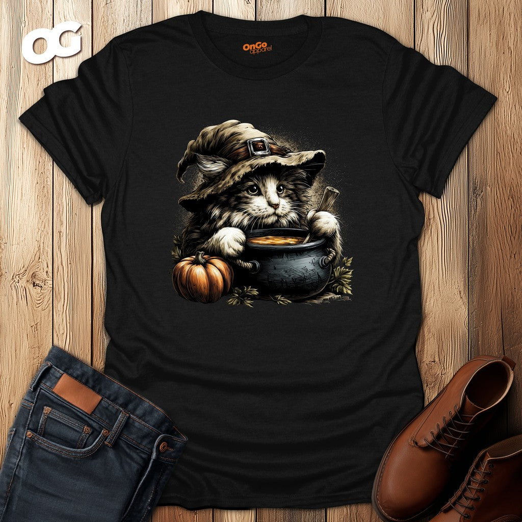 Cat Witch T-Shirt with Pumpkin Cauldron Design – black – oak-wood