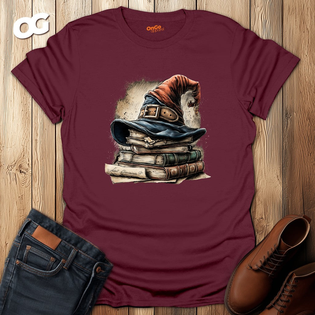 Wizard Hat with Books T-Shirt for Fantasy Fans – maroon – oak-wood