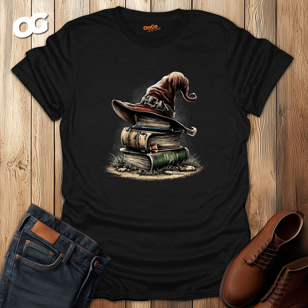 Mystical Wizard Hat and Books T-Shirt – black – oak-wood